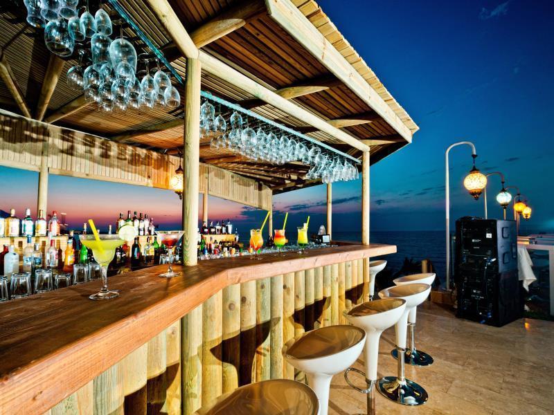 Mercure Cyprus Casino Hotels & Wellness Resort Agios Epiktitos Exterior foto