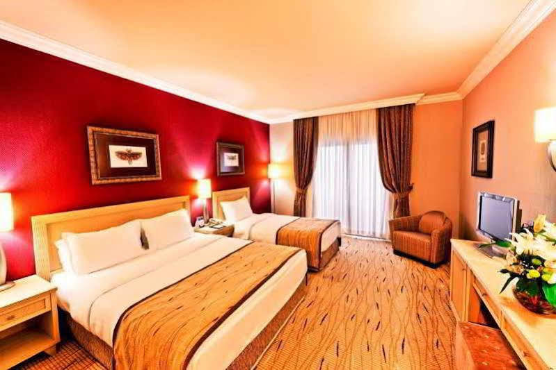 Mercure Cyprus Casino Hotels & Wellness Resort Agios Epiktitos Exterior foto