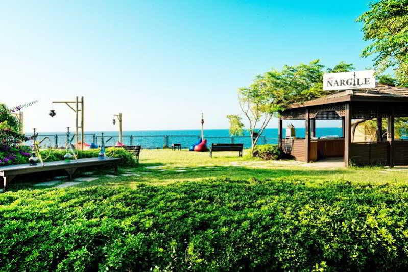 Mercure Cyprus Casino Hotels & Wellness Resort Agios Epiktitos Exterior foto