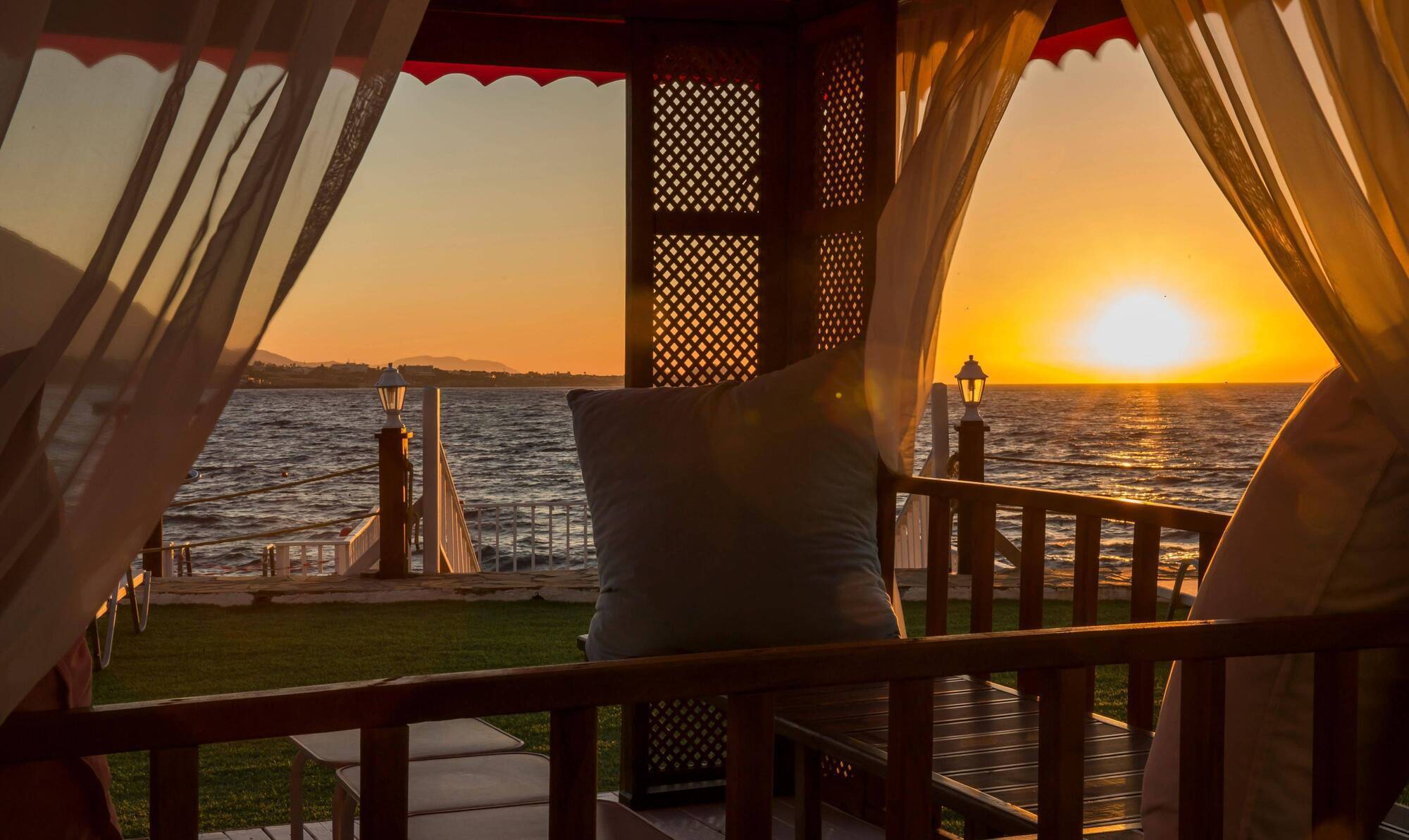 Mercure Cyprus Casino Hotels & Wellness Resort Agios Epiktitos Exterior foto